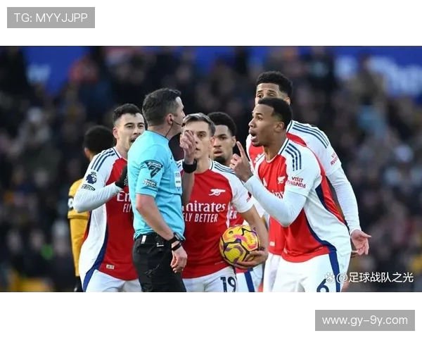 红牌警告下的逆袭足球比赛还能翻盘吗球队如何面对人数劣势挑战